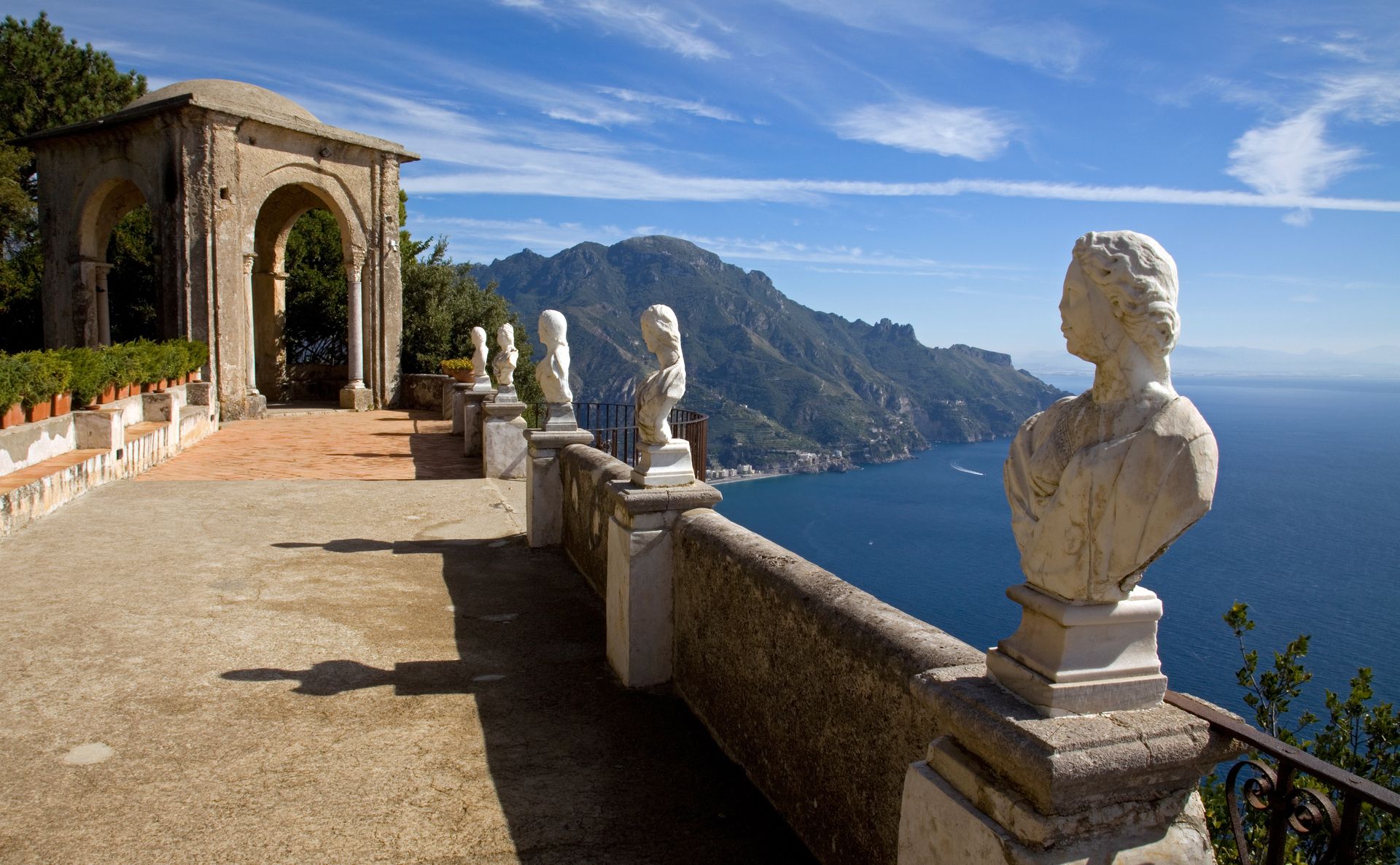 villa cimbrone :an italian breathtaking scenery