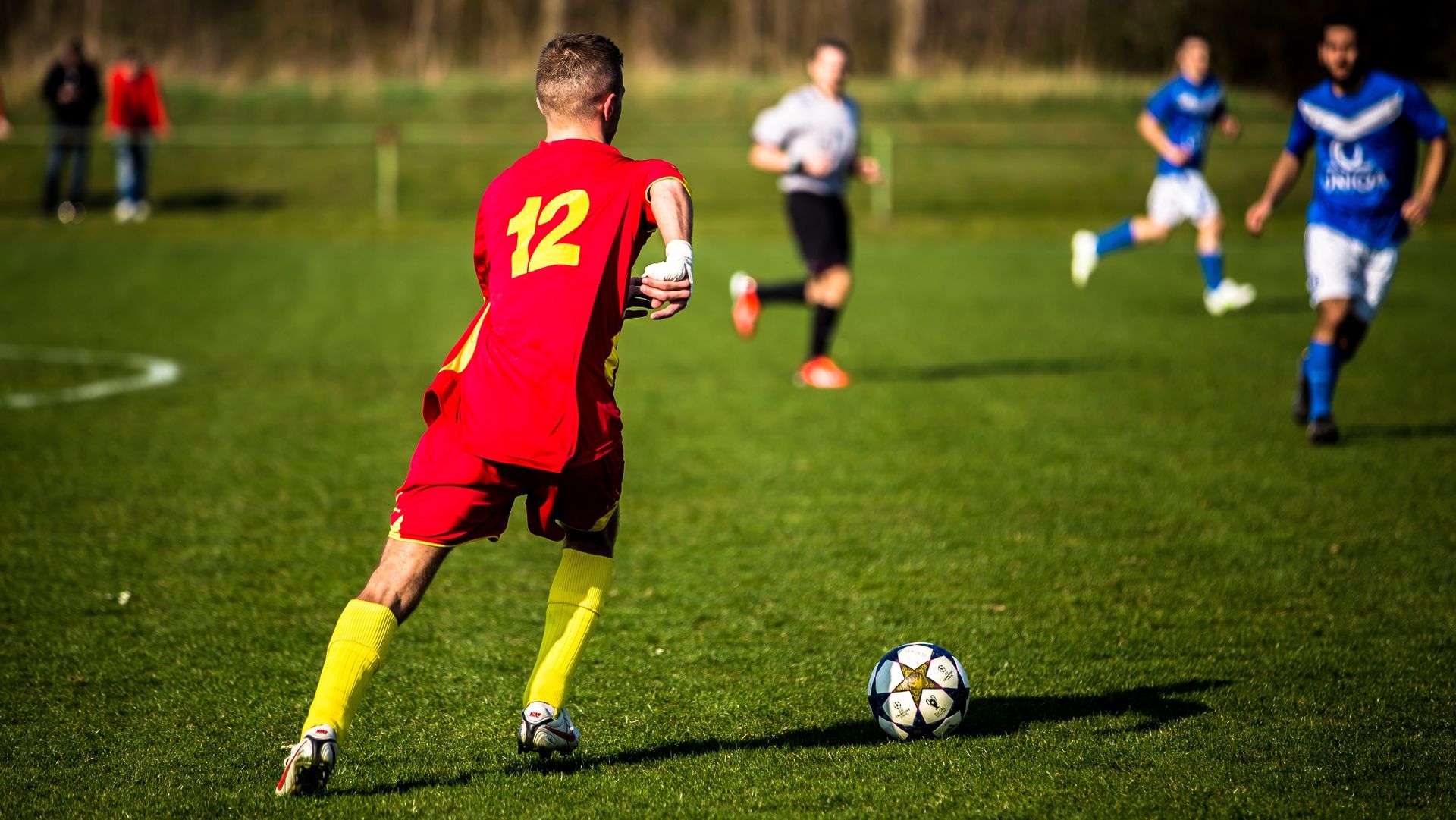 Friendly soccer match: during the camps or the workout sessions we are able to organize friendly soccer matches with the Italian teams of the same age groups and level.