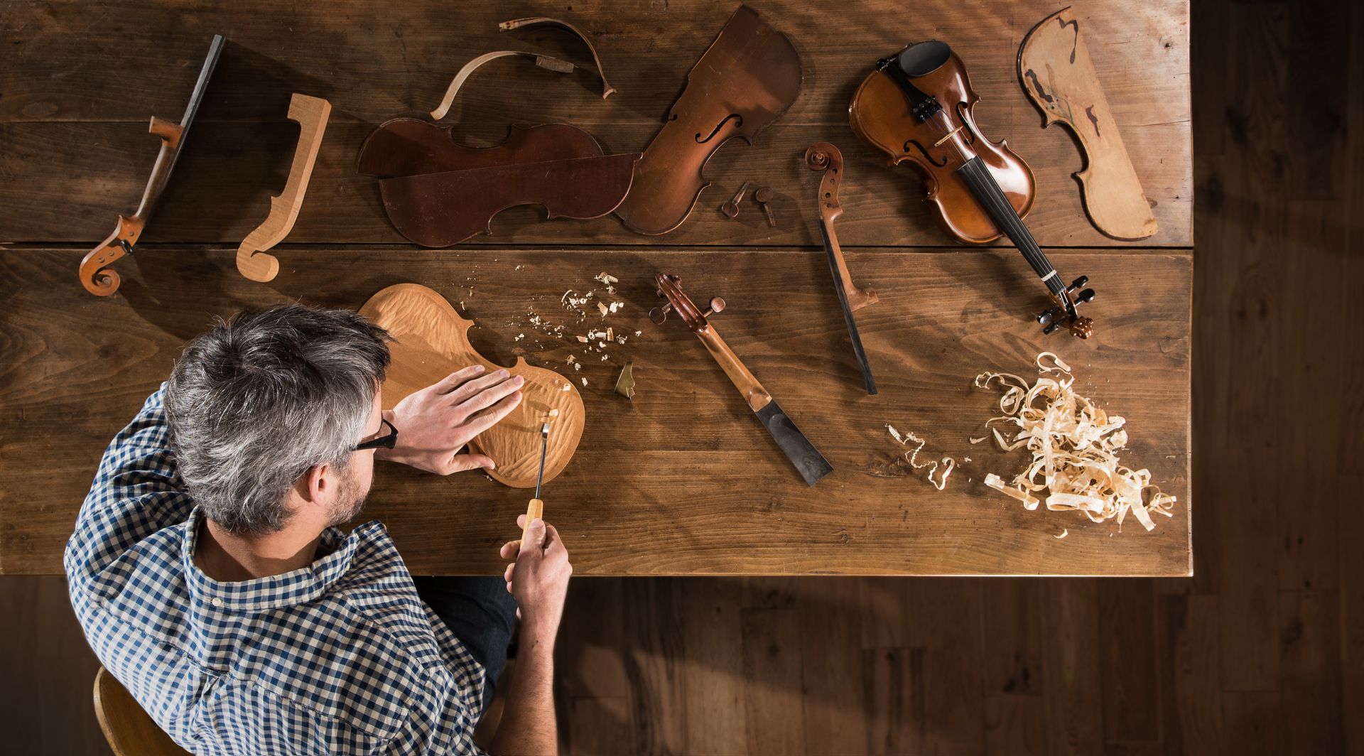 Cremona: during the visit of the city it is possible to organize a workshop in which the luthier will explain the hand making of the stringed instruments  
