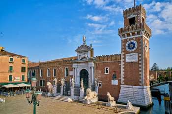 The project American Private Birthday Party, it has been released for American guests visiting Venice during the Carnival in February 2023
