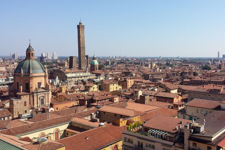 bologna: a medieval city where you can enjoy top food