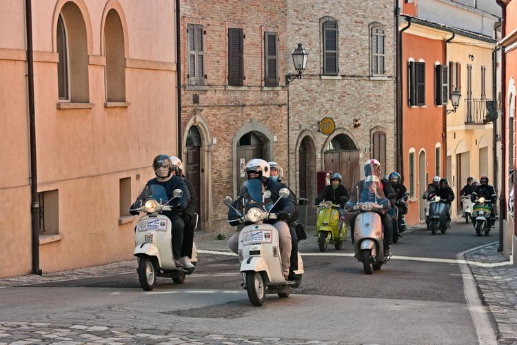 Vespa ride in a Emilia Romagna hamlet: hidden italian gems can be discovered during the social activities