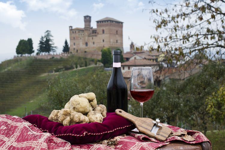 truffle and a glass of barolo wine: a great food experience to try