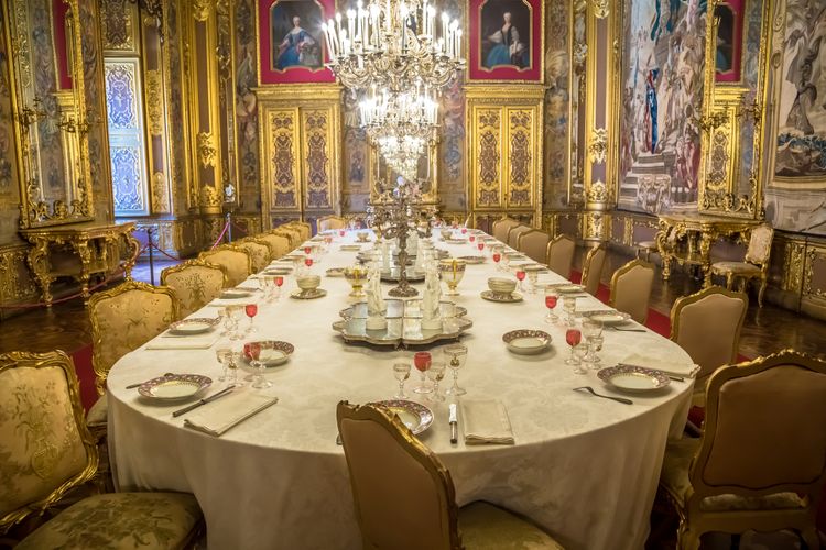 Luxury corporate event at the museum: Italian museums are able to host private and Private events .