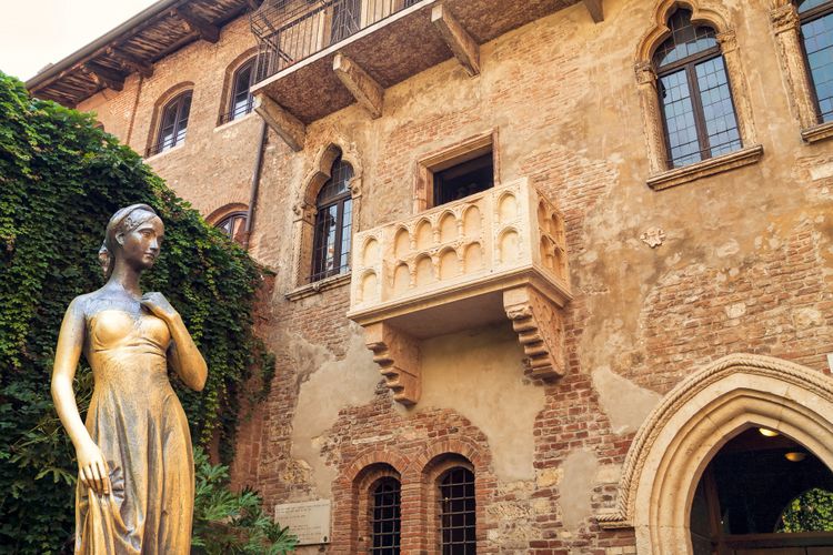 juliet and its famous balcony:became famous all over the world for the tragic love story of Romeo and Juliet 