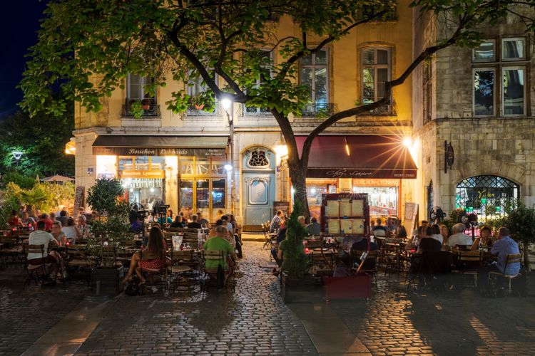 Cafes in Lyon are colorful,lively and popular. 