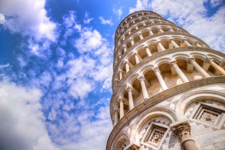 pisa: the leaning tower it is one of the symbolic monuments of Italy in the world