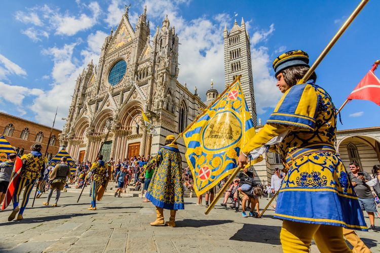 Il Palio di Siena: is a lifetime experience to do at leasts once in life. It's more than a medieval horse race, it involves local pride and love for traditions.