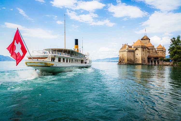 Geneva: private lake cruises can be combined with food and culture