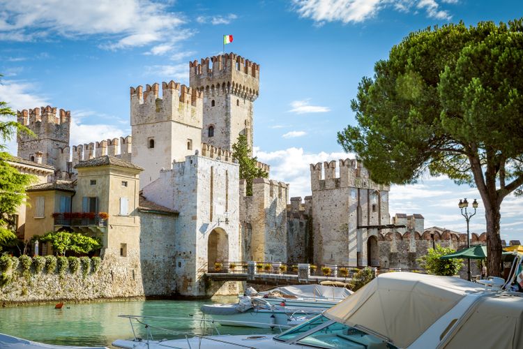 sirmione sul garda: you can discover the charm of the narrow alleys in the old town