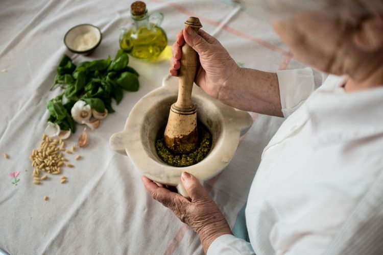 genovese pesto: the typical scent and icon of Liguria
